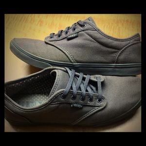 Sz 9 Women Vans Shoes. Good condition!